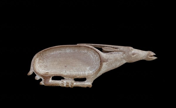 Cosmetic spoon in the form of a trussed antelope