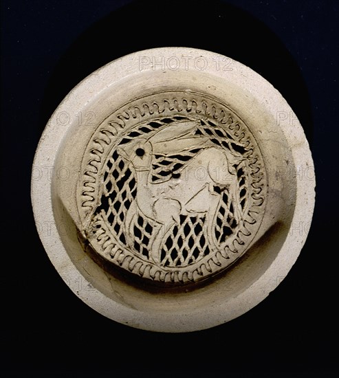 Pottery water filter with hare design