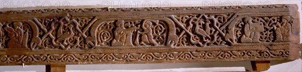 Wood plank with daily life scenes in the Fatimid court