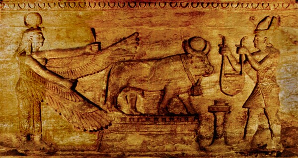 Offering scene with the sacred bull, Apis