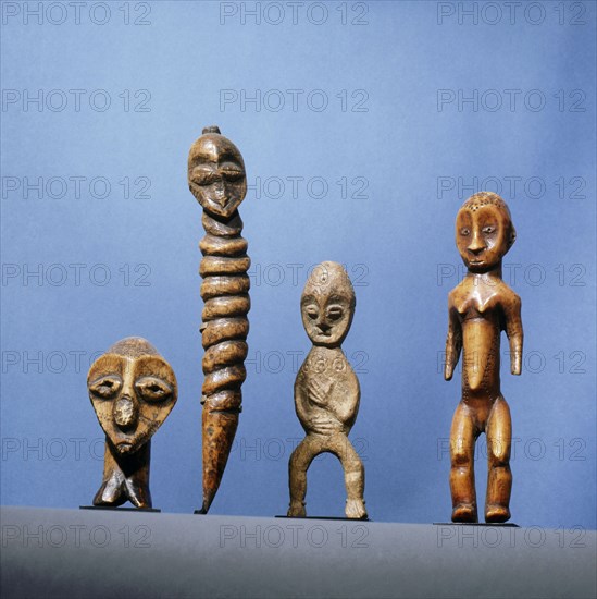 Figures used as mnemonic devices associated with proverbs recited during the initiation rites of the senior grades of the Lega Bwami society