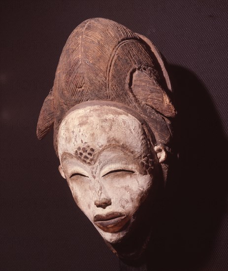 Mask worn by stilt dancers at funeral ceremonies of the Punu and Ashira peoples