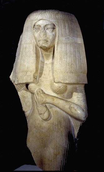 Upper section of a statue of the wife of Nakhtmin