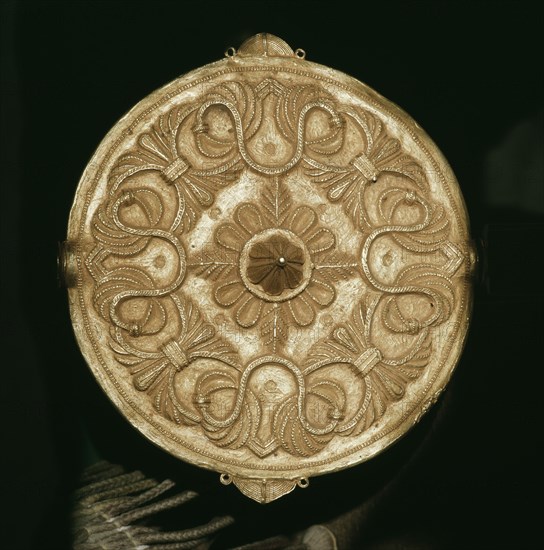 Jewellery worn as insignia by senior officials of the court of the Ashanti kings