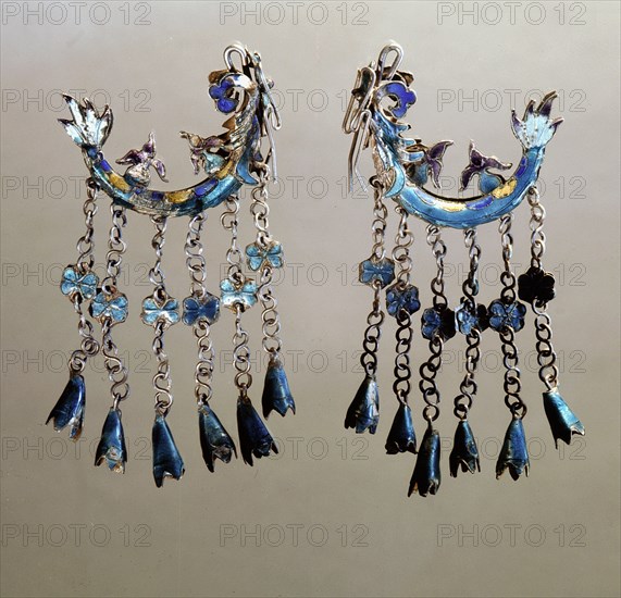 Pair of earrings of enamelled silver