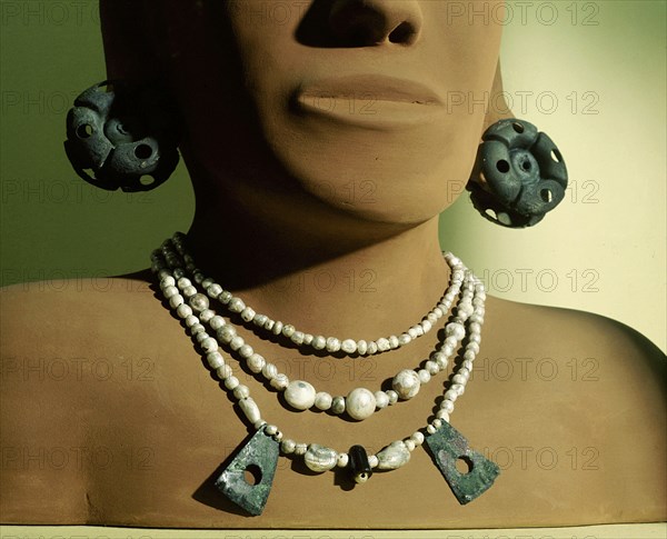 Jewellery worn by Hopewell male