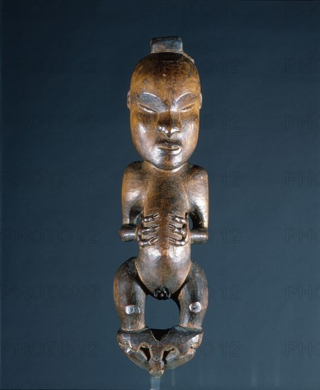 A female poutokomanawa, a figure that rests against the post supporting the ridgepole of a chiefs house or meeting house