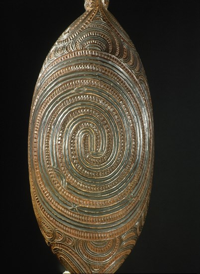 A wakahuia, a treasure box, used to hold ornaments that had been worn on the head of a chief and were therefore tapu