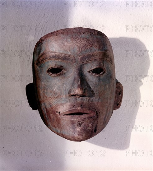 Mask in the form of a human face