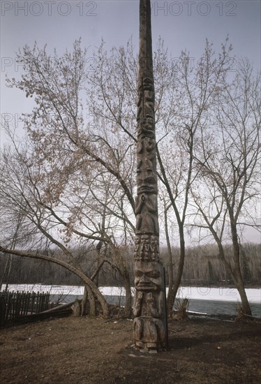 The totem pole of Chief Git dum Kuldoah