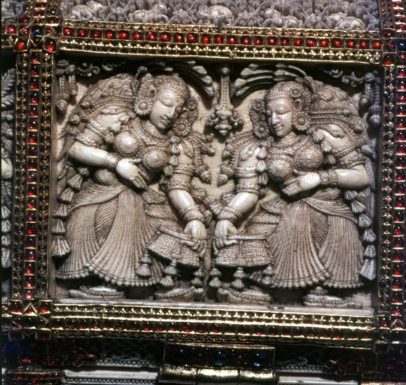 Detail of the lid of a casket decorated with gold and rubies