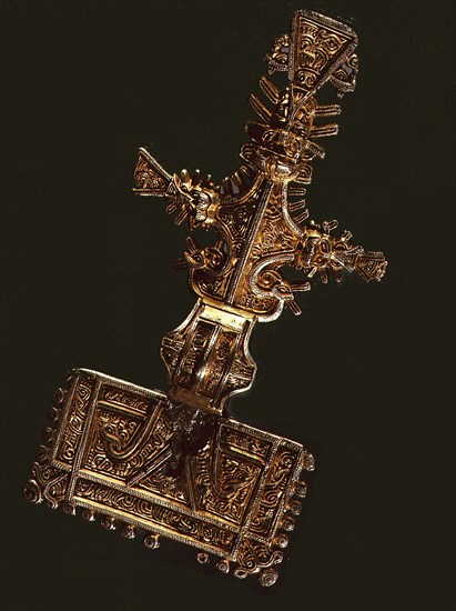 Square headed brooch