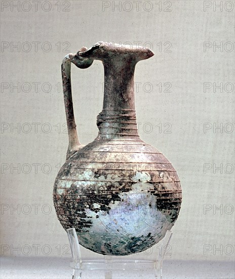 Small oinochoe with curled inward spout