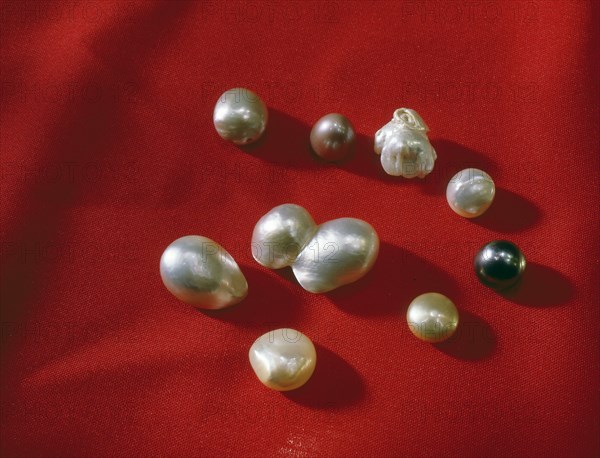 Nine large pearls