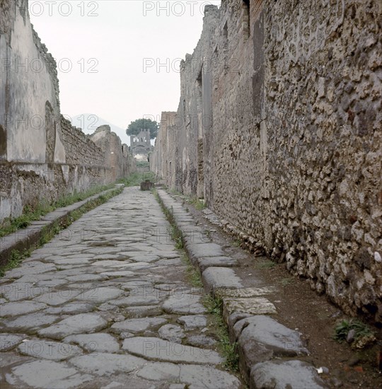 Pompeii street