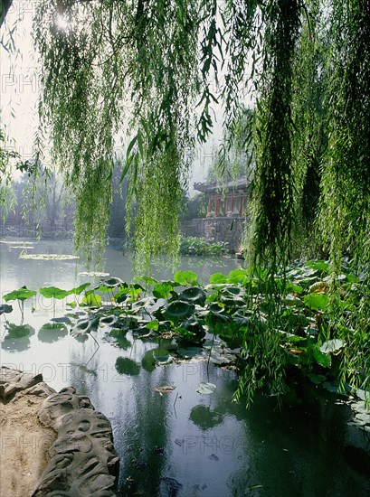 Huaqing Hot Springs at the base of Lishan Hill