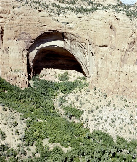 Betatakin a cliff dwelling with 135 rooms