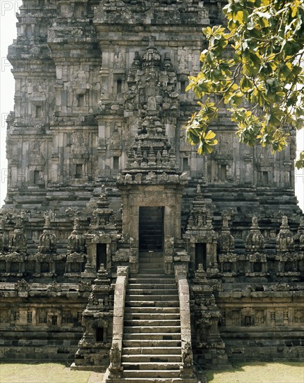 The temple complex at Lara Jonggrang consists of three main sanctuaries dedicated to Shiva, Brahma and Vishnu and three minor ones dedicated to particular forms of Shiva and Shiva's bull mount, Nandi