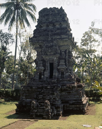 The temple complex at Lara Jonggrang consists of three main sanctuaries dedicated to Shiva, Brahma and Vishnu and three minor ones dedicated to particular forms of Shiva and Shiva's bull mount, Nandi