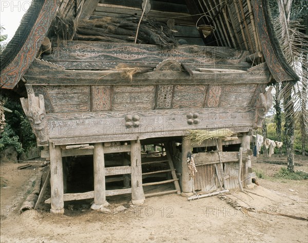 The protective designs painted on old Toba houses recall those in the magic books of Batak shaman