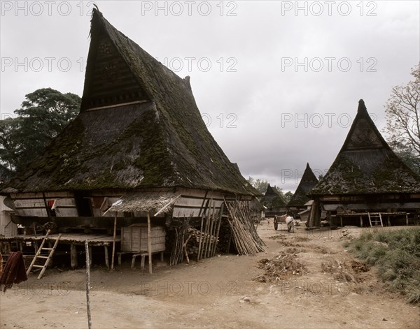 The three-level structure of Karo Batak houses corresponds to ideas of the cosmos