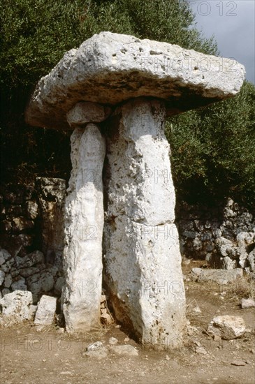 The unique "double-support" taulaat Torre Trencada   Spain