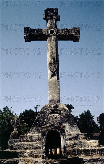 Church cross at San Felipe de los Alzati, south of Cuidad Hidalgo