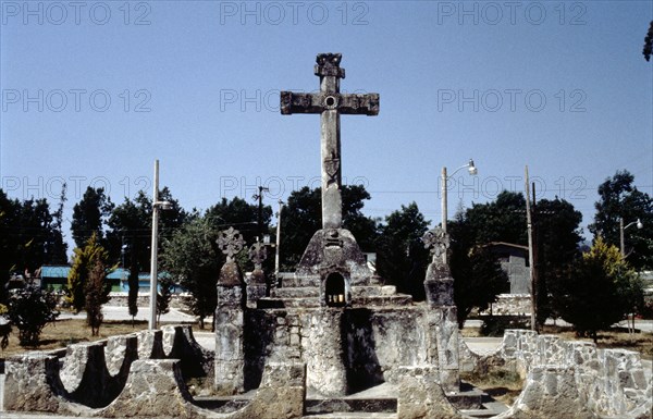 Courtyard with church cross at San Felipe de los Alzati, south of Cuidad Hidalgo