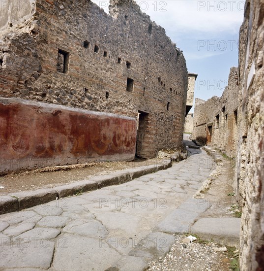 Pompeii street