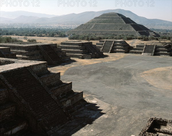 The Pyramid of the Sun with the Pyramids of the Ciudadela in the foreground