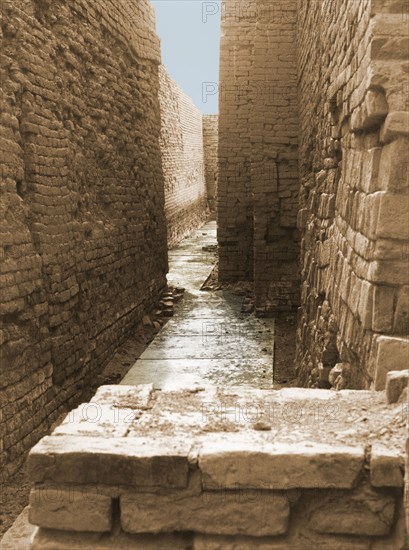 Street view in the residential district of Mohenjo Daro