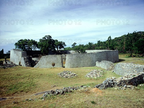 The fortification wall of great Zimbabwe