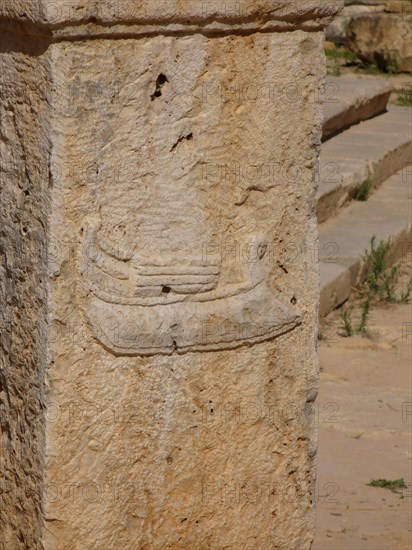 Arch with depictions of boats