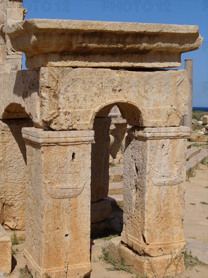 Arch with depictions of boats