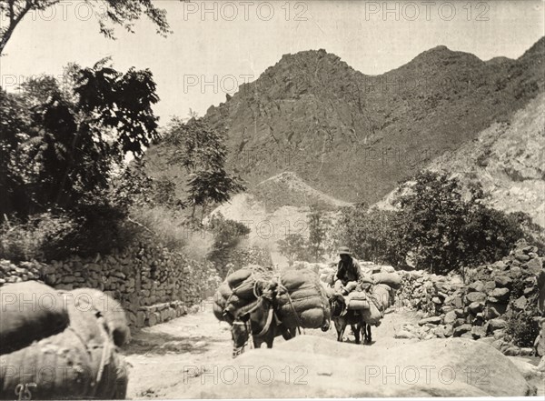 Transporting supplies at Nankou Pass, China