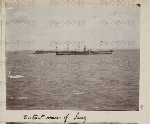 Distant view of Suez