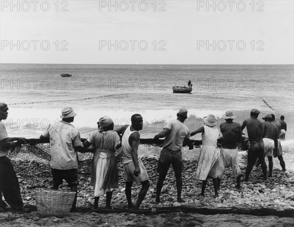 Hauling in the nets, Granada