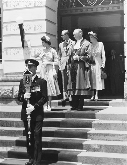 Royal party leaving City Hall