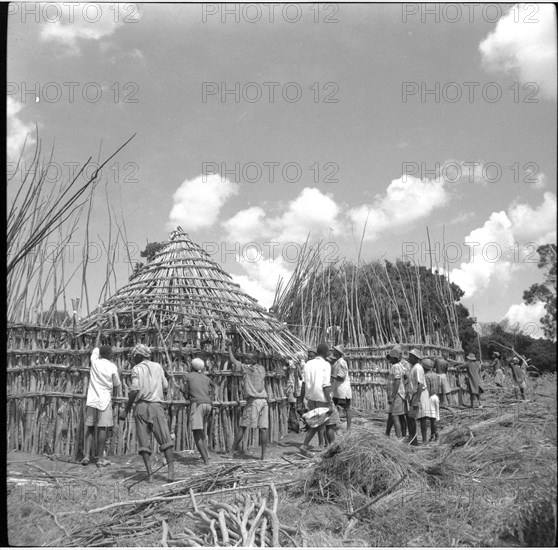 Erecting roof