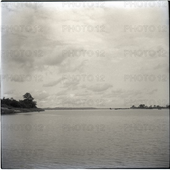 Journey from Ibadan to Cameroons, Niger ferry, the Niger upstream