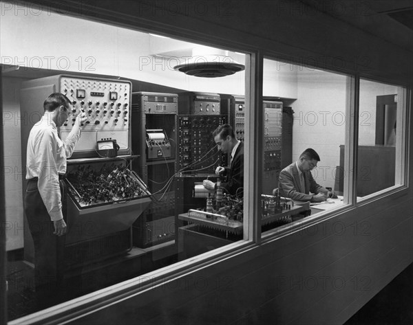 Engineers Use Analog Computers