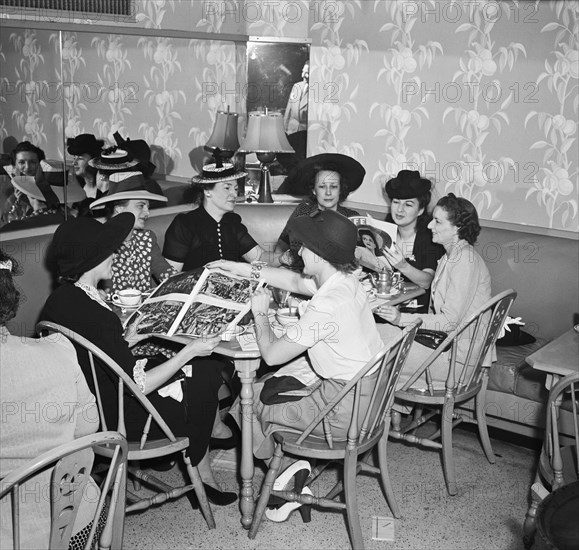 Women Fashion Buyers At Lunch