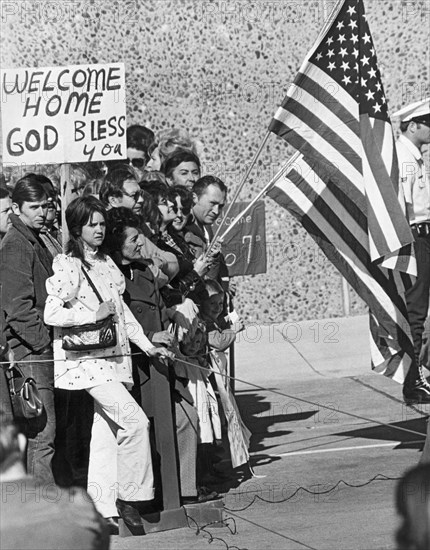 POWs Arrive Home