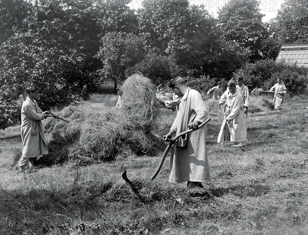 Recovering WWI Soldiers