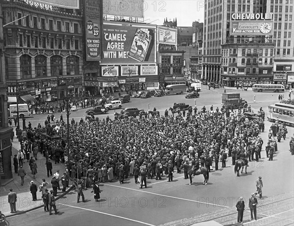 WPA Pickets At Columbus Circle