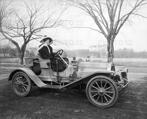 Single Woman In Auto