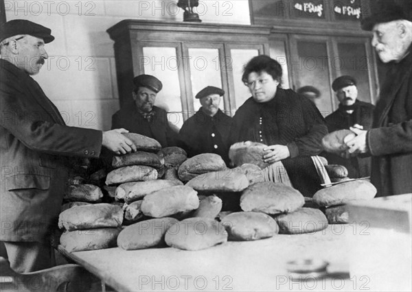 Selling Bread In France