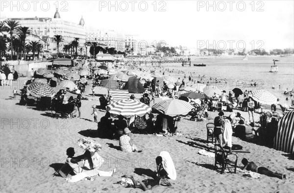 The Beach At Cannes