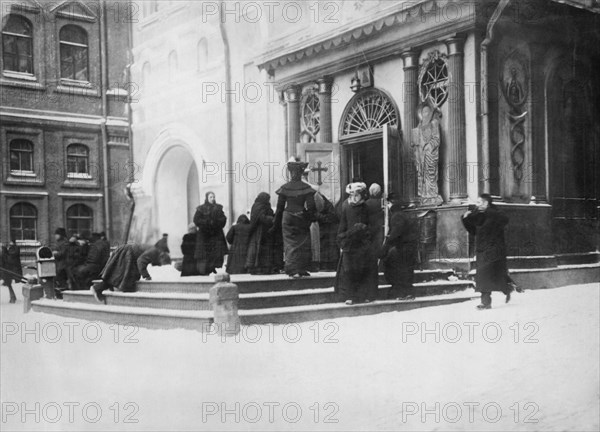 Russians Pray For WWI Victory