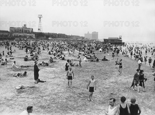 Crowds Jam Chicago Beaches